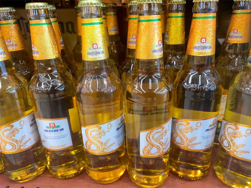 菠萝啤是饮料还是啤酒(菠萝啤没写酒精度是啤酒么)