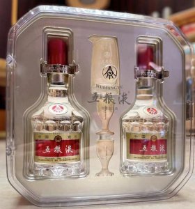 ​五粮液瓷瓶1618多少钱一瓶，五粮液161852度价格 瓷瓶