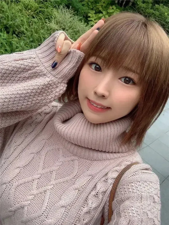 身材与敬业并存的松本菜奈实写真分享，未来可期！