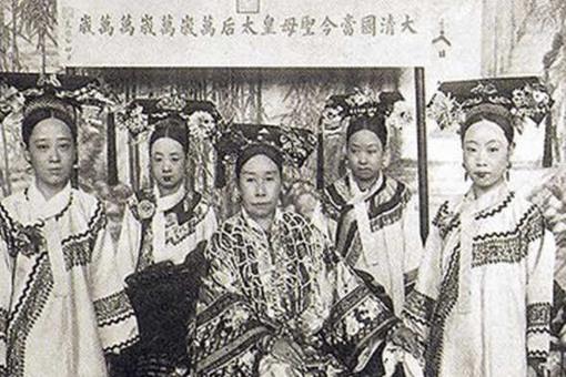 李莲英为什么能在清末皇宫混的那么好
