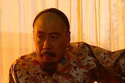 八王爷把十四爷的寿礼换成死鹰是什么意思?背后有何用意?