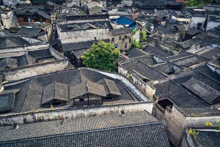 北纬30°的这里有盗墓剧《怒晴湘西》取景地