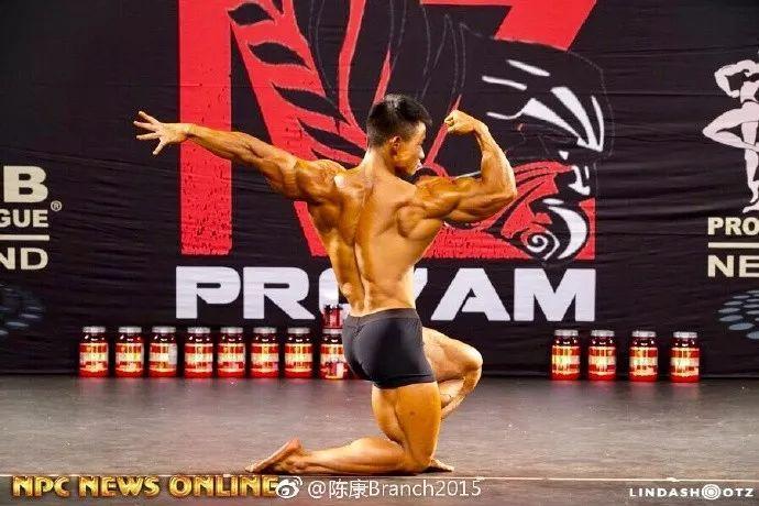 童颜巨肌！！从瘦弱小伙到IFFB第二，他绝对是中国最该被关注的肌肉男！
