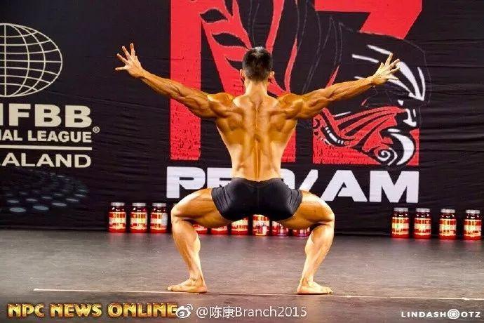 童颜巨肌！！从瘦弱小伙到IFFB第二，他绝对是中国最该被关注的肌肉男！
