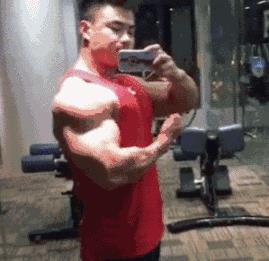 童颜巨肌！！从瘦弱小伙到IFFB第二，他绝对是中国最该被关注的肌肉男！