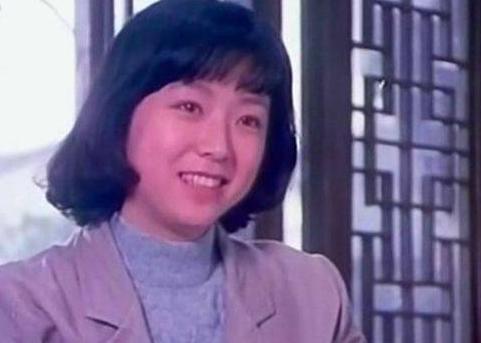 嫁给“白龙马”后，她为事业流产5次导致离婚，如今60岁无儿无女