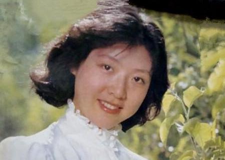 嫁给“白龙马”后，她为事业流产5次导致离婚，如今60岁无儿无女