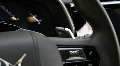 ​汽车换挡拨片怎么用