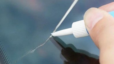 ​汽车玻璃破了怎么修补