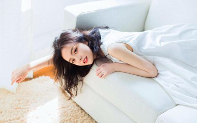 ​美女自拍：慵懒美女私房自拍图组