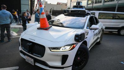 ​特斯拉把 Robotaxi 想简单了_ZAKER新闻