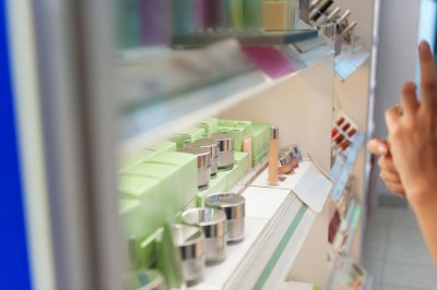 ​雅芳产品公司申请破产，雅芳中国：业务正常_ZAKER新闻