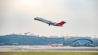 ​国产飞机ARJ21开启“环青藏高原”演示飞行
