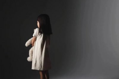 ​女童在病房被猥亵后，漫长而艰难的生活重建