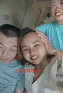 ​一个男人和两个女人的故事