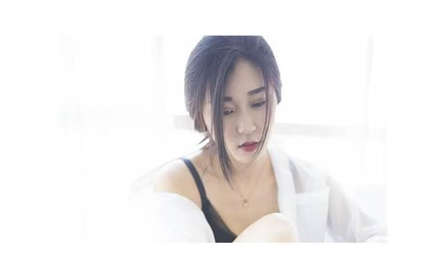女生说我不喜欢这种甜言蜜语(说太多话让女生有廉价感)