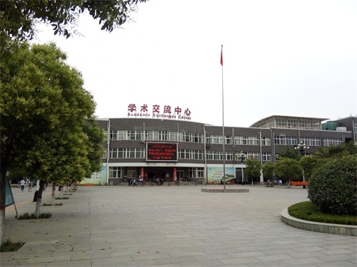 校园的青春气息 邯郸学院掠影