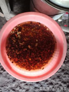 ​向美味的豆瓣酱迈出第一步！看看农家人是怎么自己做豆瓣酱的！