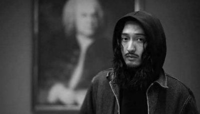 ​看了李沫颔的近照，才明白王传君为何选择她而不是刘倩