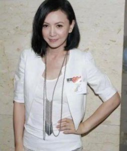 ​9位女星历经波折，命运各不相同，相较于男性明星，她们更需要勇气