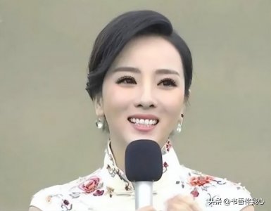 ​央视女主持人李思思，太美了