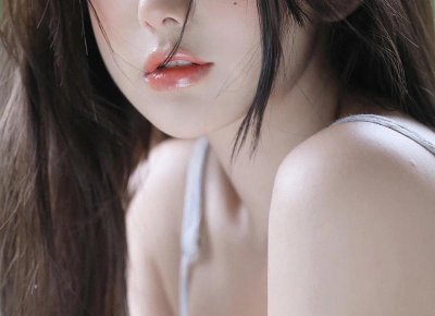 ​欧阳夏丹的裙子（欧阳夏丹穿红礼服裙真漂亮）