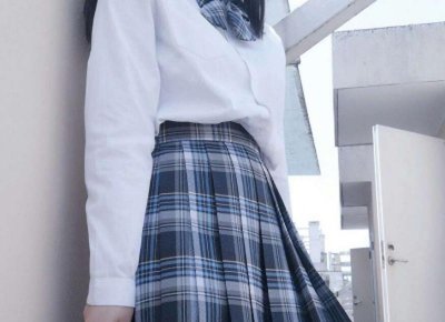 ​我妈为了30万，把我嫁给邻村的老光棍，新婚夜，我却深爱上他