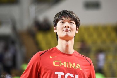 ​王哲林的故事：昔日空砍王，曾被当作小姚明，CBA最爱骂人的球员