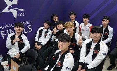 ​LOL职业选手收入多少？Letme：七位数简单，八位数的很少
