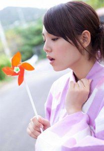 ​夏日气息！日本宅男女神筱崎爱浴衣写真
