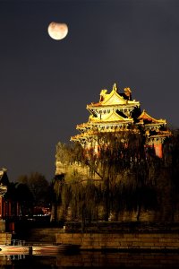 ​城事丨别再错过了！本世纪最长月偏食全球美图大放送