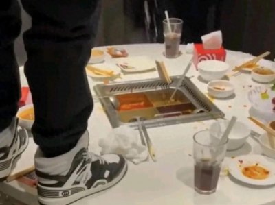 ​海底捞“撒尿门”终极爆笑复盘：成年人的体面，全碎在火锅里了！