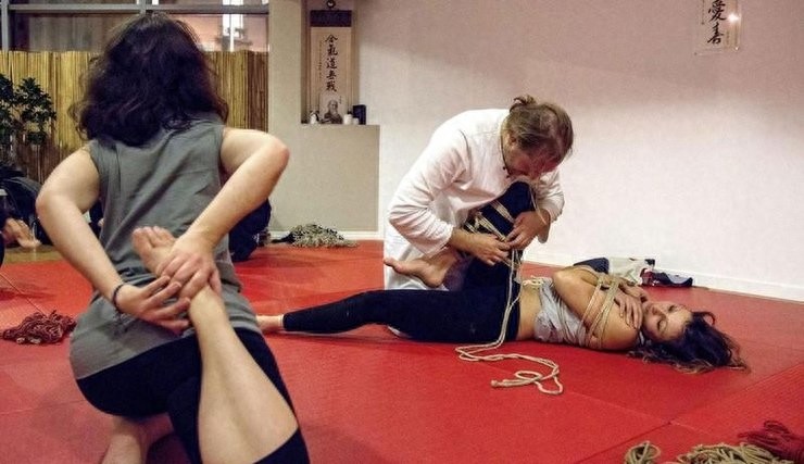 日本花式紧缚艺术，我的三观再一次被刷新