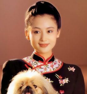 ​塌鼻子很丑？看看蔡卓妍、王菲，她们真正诠释了塌鼻子也好看