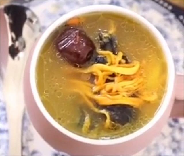 广东冬季家常煲汤食谱大全及做法（这10种煲汤做法送你）(11)