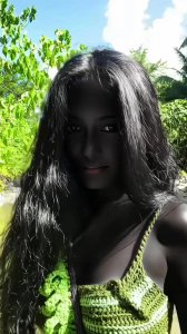 ​最美黑人女孩露面，网友赞不绝口：这是传说中打灯笼都难找到的人