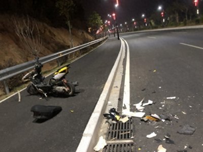 ​保时捷肇事不救人先换车牌！警方通报：司机已被刑拘