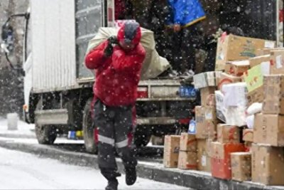 ​博士毕业生送8年快递，老师骂他脑子有病，他说：这比当教授满足