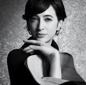 ​日本最美混血女主播：名人二代收割机，42岁挺着孕肚高调嫁入豪门