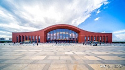 ​哈尔滨开往南京的直达特快列车，途经四平、天津，全程2252公里