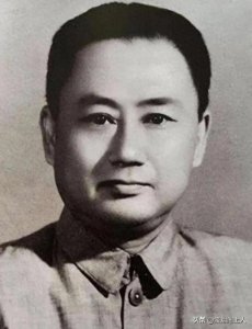 ​陈正人：井冈山革命根据地的创始人之一，原农业机械部部长、