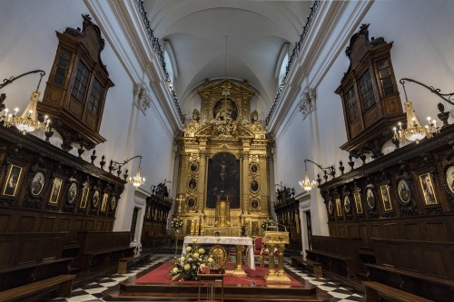 由一对男女组成名字的东欧城市,波兰首都华沙