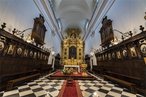 由一对男女组成名字的东欧城市,波兰首都华沙