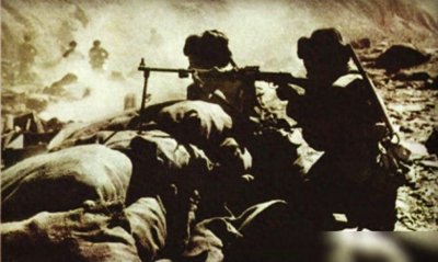 ​中国为什么总是用棍子“打”印度？因为我们有坦克、飞机和大炮