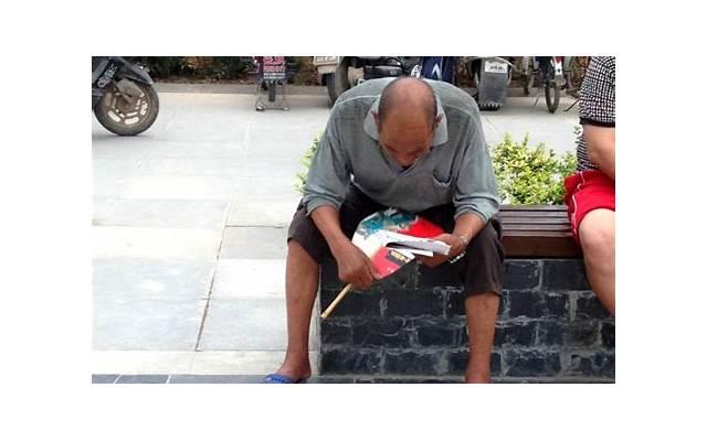 广场舞下雨天想你的天 下雨天淋雨伤感图片[32条]