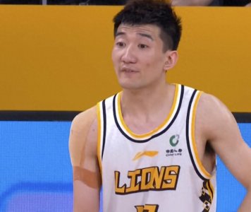 ​孙铭徽惨遭网暴！垫脚胡明轩被广东球迷围攻，评论区沦陷太惨了